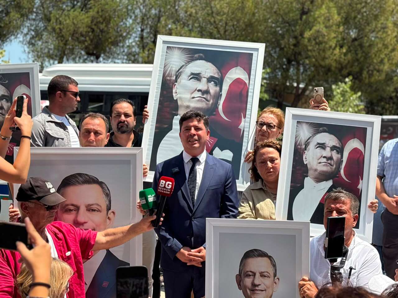 Nail Kızıl ve Yönetimi CHP'den Ayrıldı:” Burayı Tertemiz Bırakıyoruz, Bıraktığımız Gibi Bulmak İstiyoruz” 3